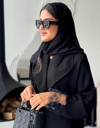 عباية حوراء