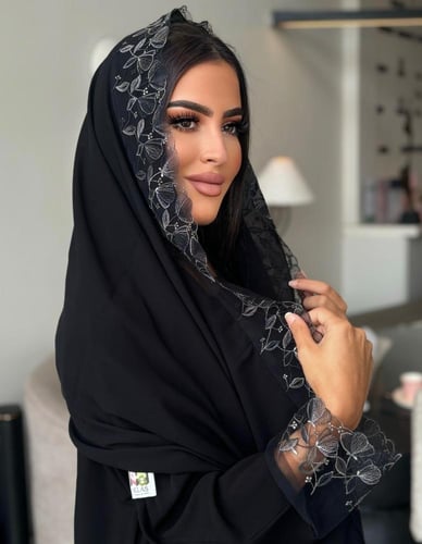 عباية حوراء