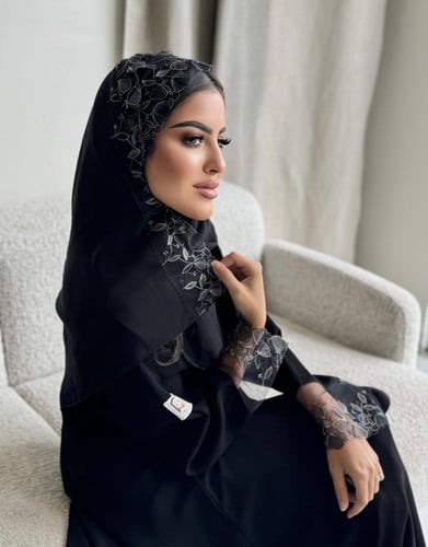 عباية حوراء