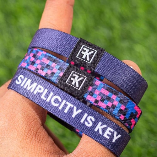 اسوارة SIMPLICITY IS KEY