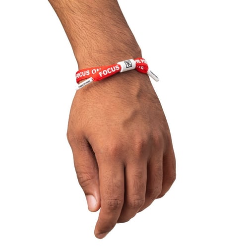 FOUCS ON THE POSITIVE - RED