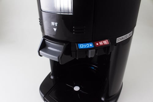 ترمس قهوة استينلس ستيل بسعة 2.5 لتر من زوجيروشي (أ...