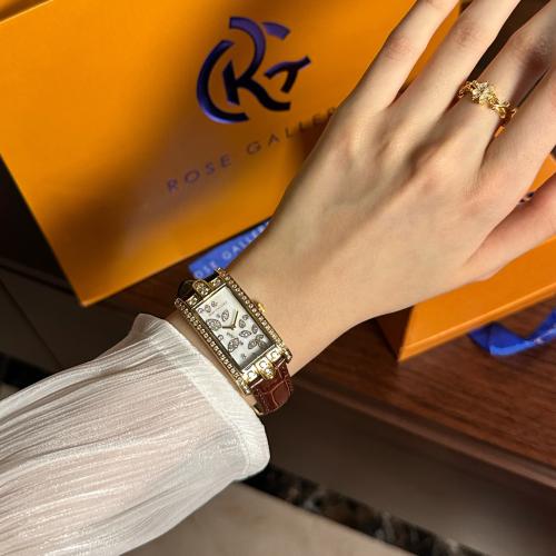 ساعة فينتور الجلدية النسائية الفاخرة بني