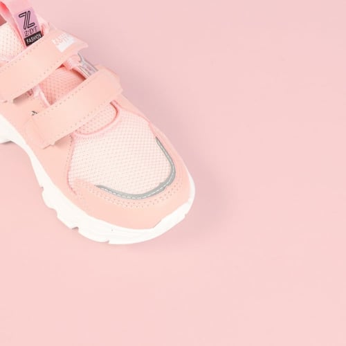 حذاء اطفال رياضي وردي