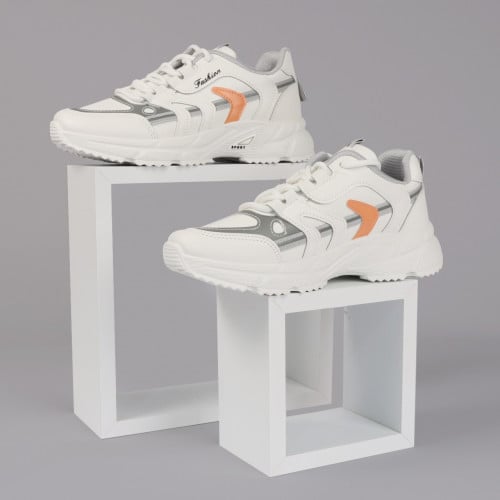 حذاء رياضي للنساء بلون ابيض/رمادي