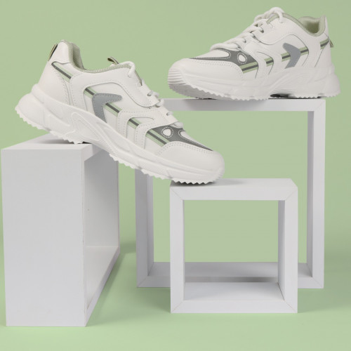 حذاء رياضي للنساء بلون ابيض/اخضر