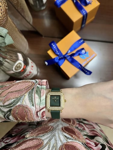 ساعة فيولا الجلدية الفاخرة ذهبي اخضر