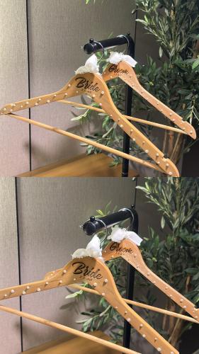 علاقتين للعرسان بتصميم مُميز