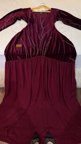 فستان مخمل عنابي