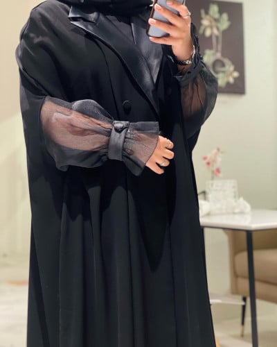 عباية سوداء