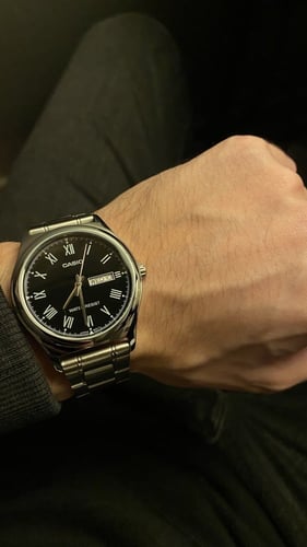 ساعه كاسيو ارقام رومانية كوارتز أسود