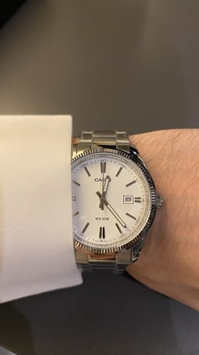 ساعة كاسيو الاصليه كوارتز - Fluted أبيض