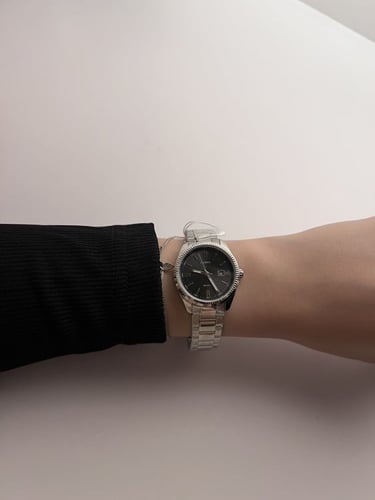 ساعة كاسيو كوارتز - تاريخ / اسود ( نسائي )