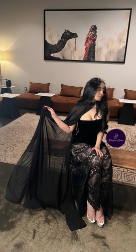 فستان اسود من قطعتين