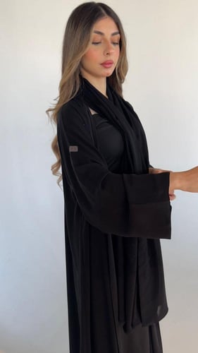 عبايه قمر لمعه خفيفه