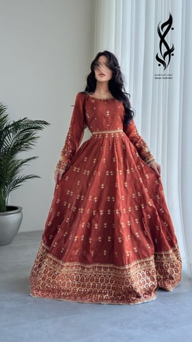 جلابية هندية برتقالية محمرة بتطريز ذهبي فاخر