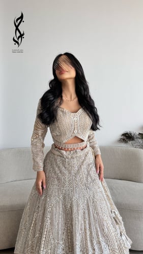 جلابية ساري هندي ذهبي تصميم عرايس