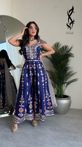 جلابية بتصميم جمبسوت باللون الكحلي