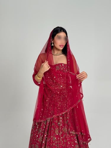 فستان قطعتين بكورسيه فوشي مطرز بالترتر والورود | ج...