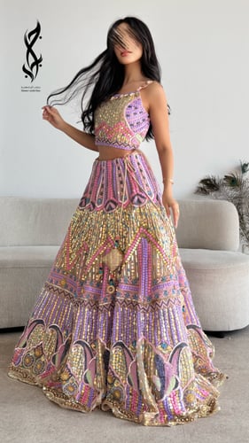 ساري عرايس باللون الوردي واللافندر