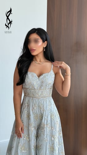 فستان جمبسوت بيبي بلو مطرز ومشكوك بتداخل فضي ذهبي...