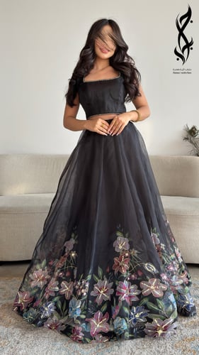 ساري هندي أسود قماش اورقنزا بالورد الملون