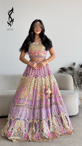 ساري عرايس باللون الوردي واللافندر