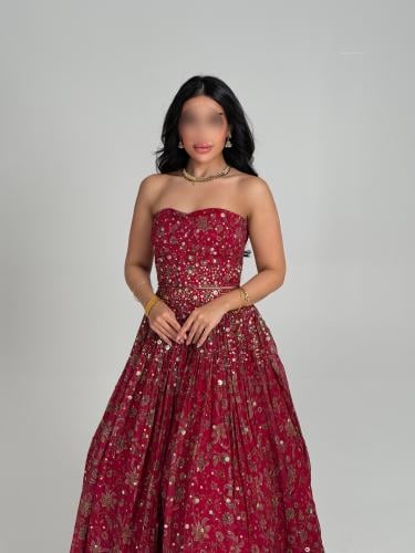 فستان قطعتين بكورسيه فوشي مطرز بالترتر والورود | ج...