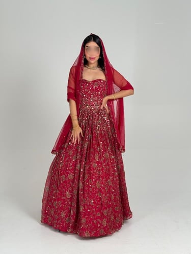 فستان قطعتين بكورسيه فوشي مطرز بالترتر والورود | ج...