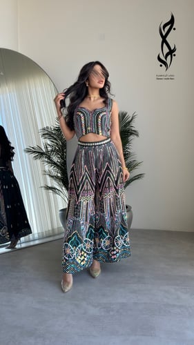 جلابية بتصميم جمبسوت باللون الاخضر الزيتي