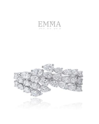 A ring of sterling silver and moissanite diamond