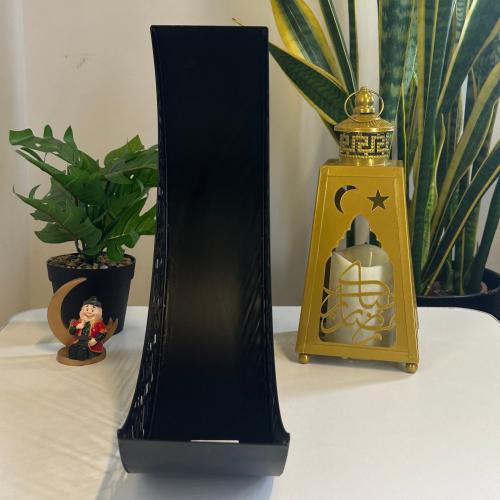 ستاند تقديم شكل هلال رمضاني