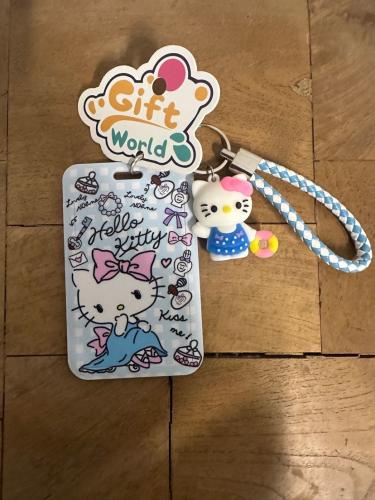 ميدالية مع حامل بطاقة شخصية هيلو كاتي