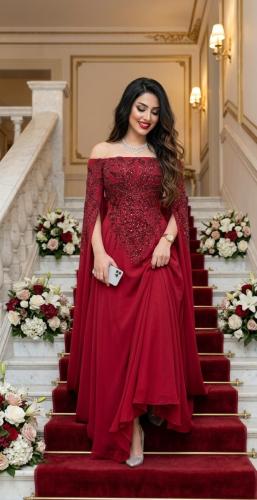 فستان سهرة أحمر بكاب فاخر