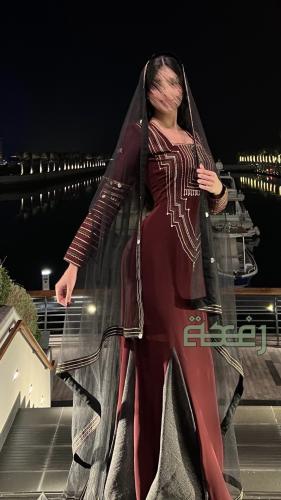 فستان بلمسة فاخرة وتصميم راقٍ بدون طرحة| A167