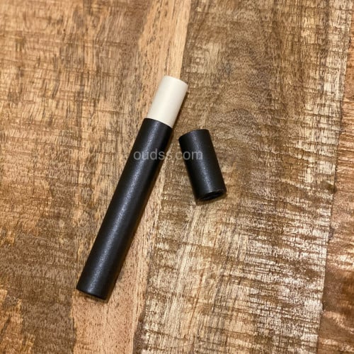 مخزن فارغ لحفظ العود