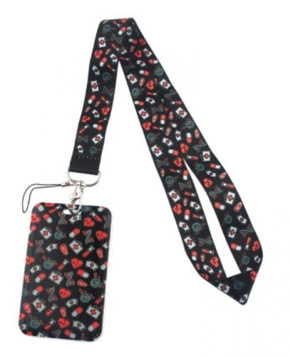 حامل البطاقة على الرقبة