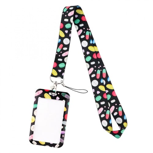 حامل البطاقة على الرقبة