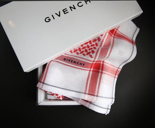 شماغين 1+1 بسعر شماغ واحد