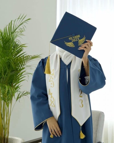 عباية تخرج موديل كلاسيك لون كحلي