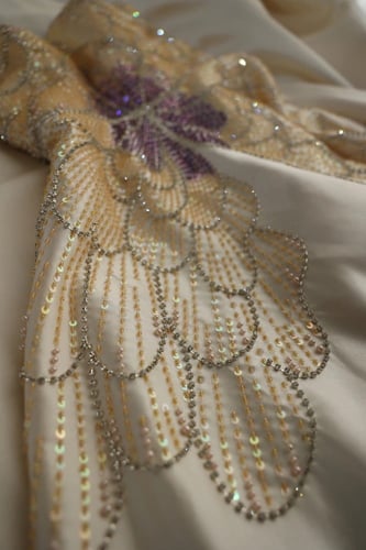 فستان ستان سهرة فاخر مزين بالخرز على شكل فراشة