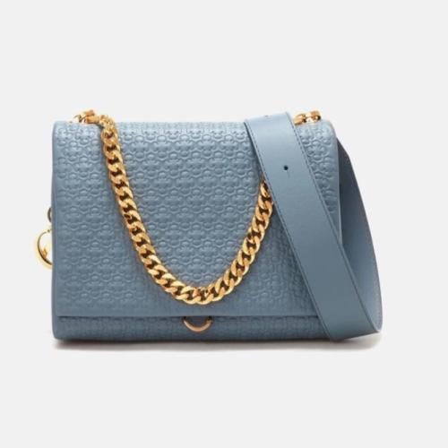 كارولينا هيريرا