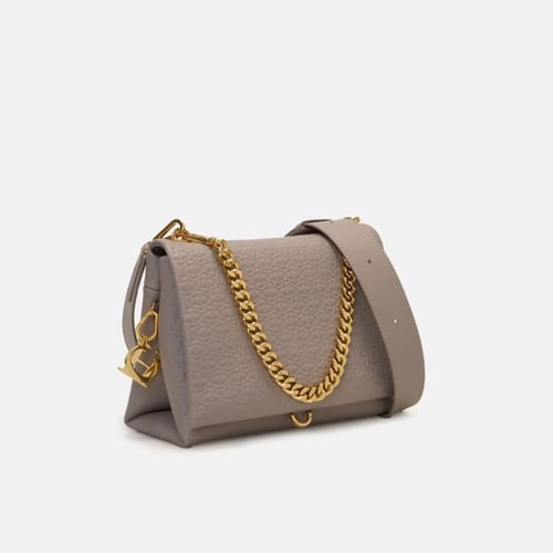 كارولينا هيريرا