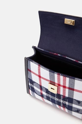 كارولينا هيريرا