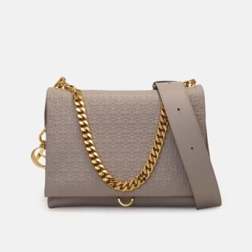 كارولينا هيريرا