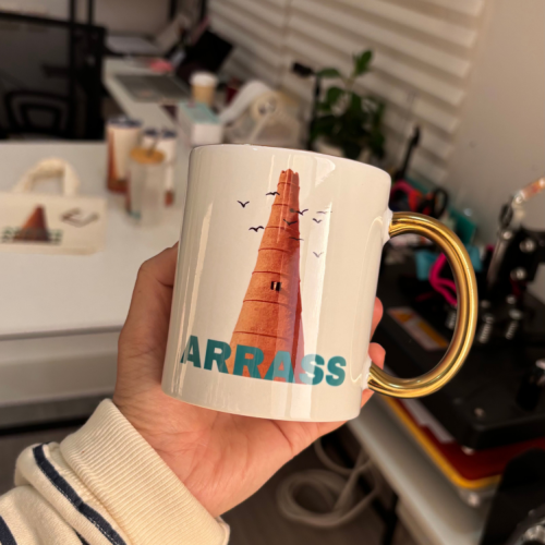 A cup with a handle