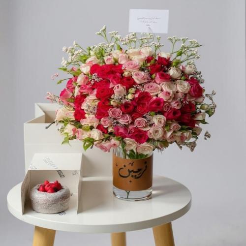 فازة ورد طبيعي + كيك لافيفيان