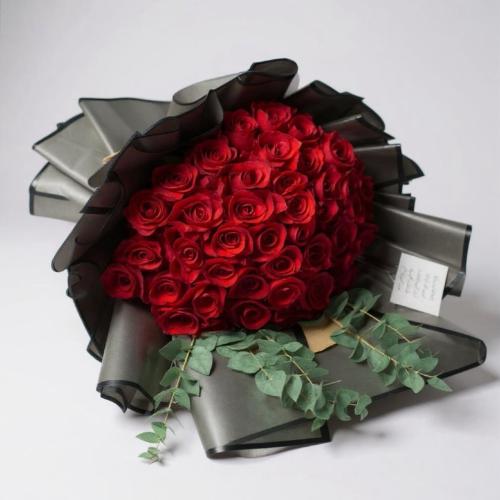 باقة فاخرة ورد احمر