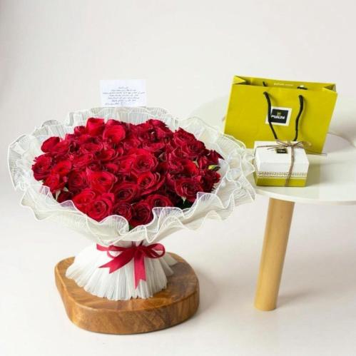 باقة ورد طبيعي + شوكلاتة باتشي