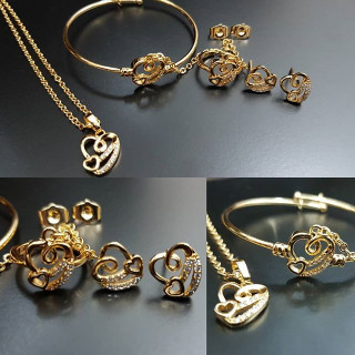 طقم بناتي كامل مكون من 5 قطع مطلي بالذهب